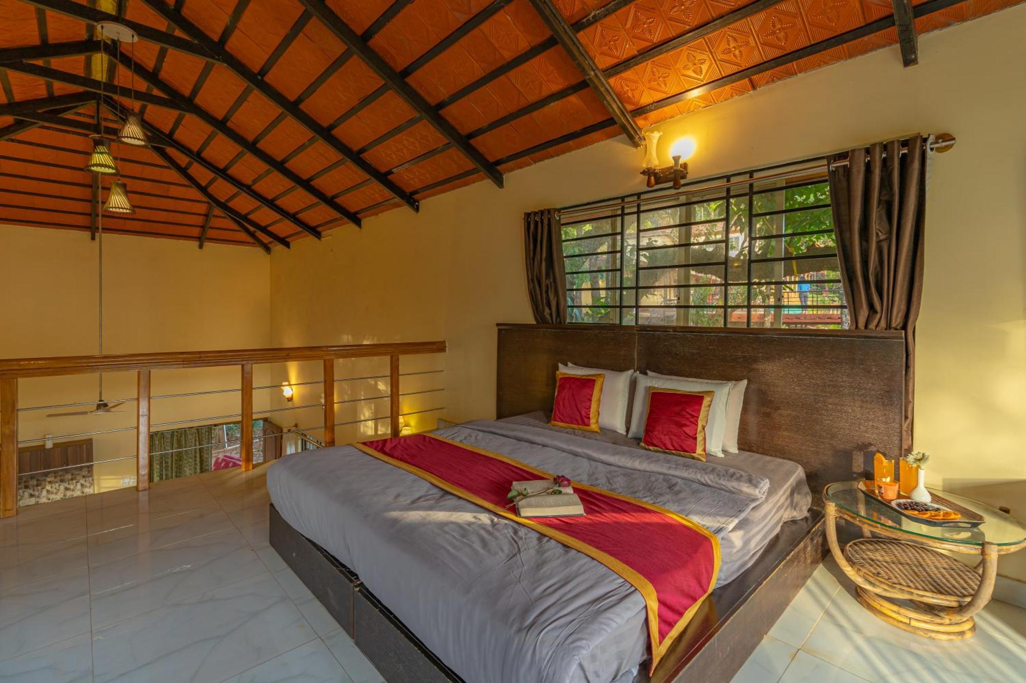 Hotel Q Swarga Retreat à Attigundi Extérieur photo