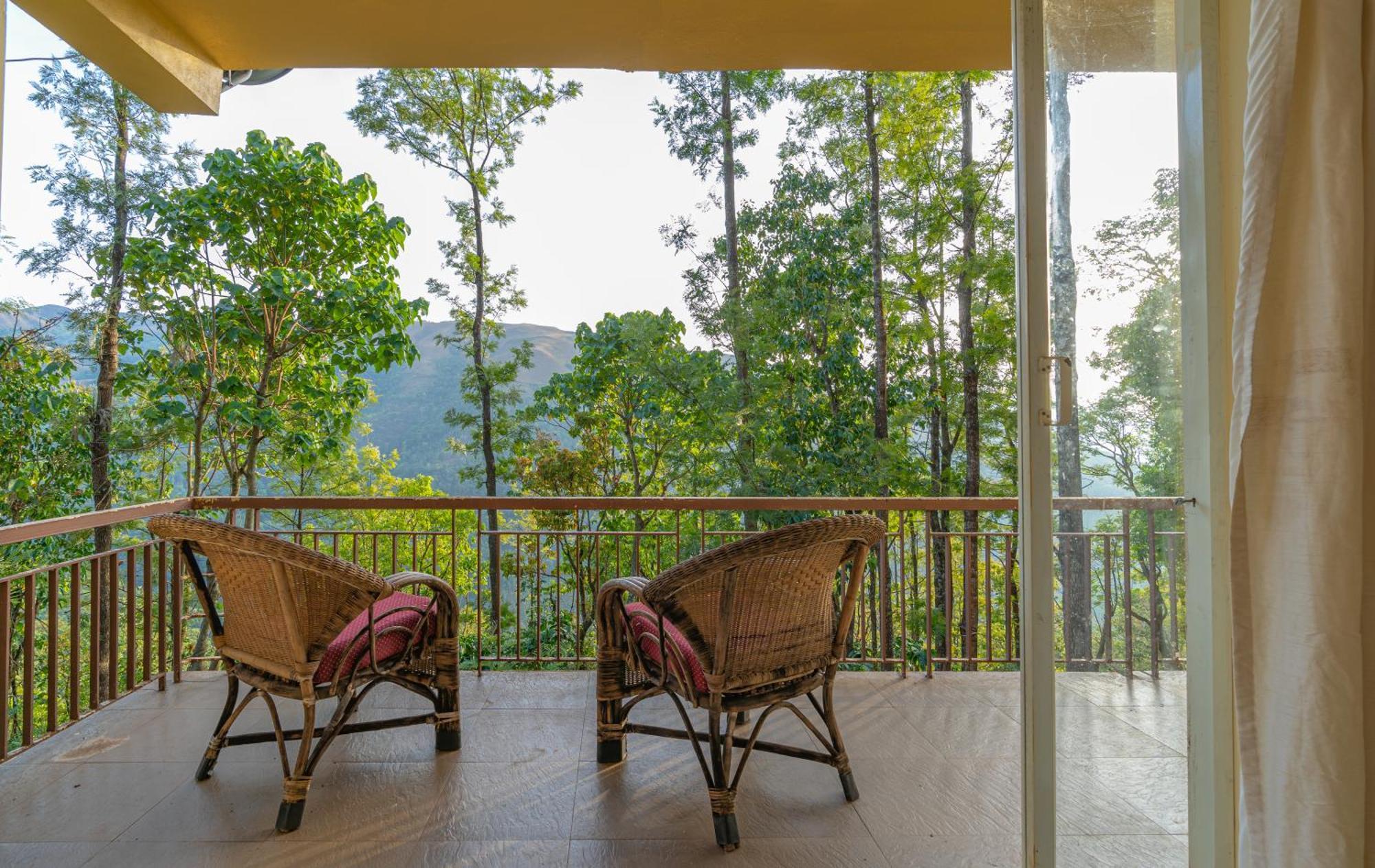 Hotel Q Swarga Retreat à Attigundi Extérieur photo