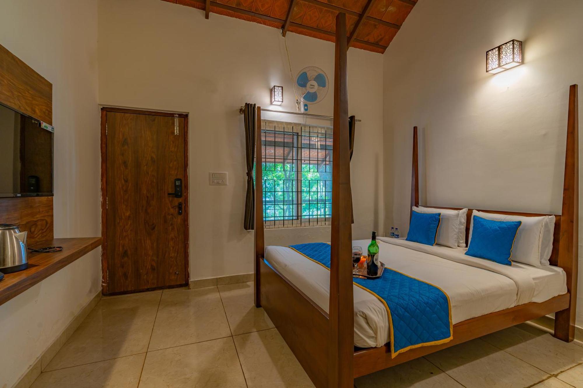 Hotel Q Swarga Retreat à Attigundi Extérieur photo