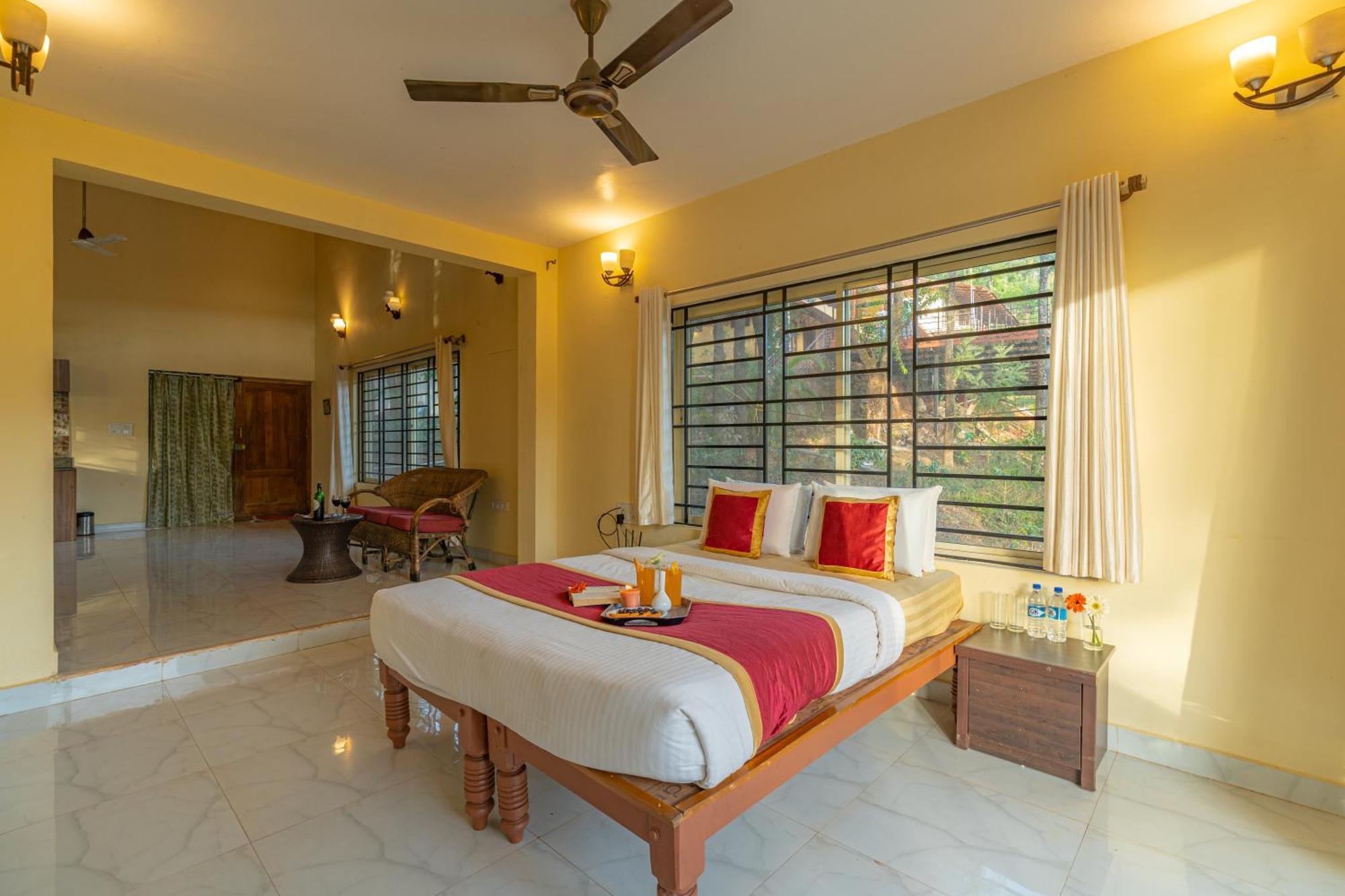 Hotel Q Swarga Retreat à Attigundi Extérieur photo