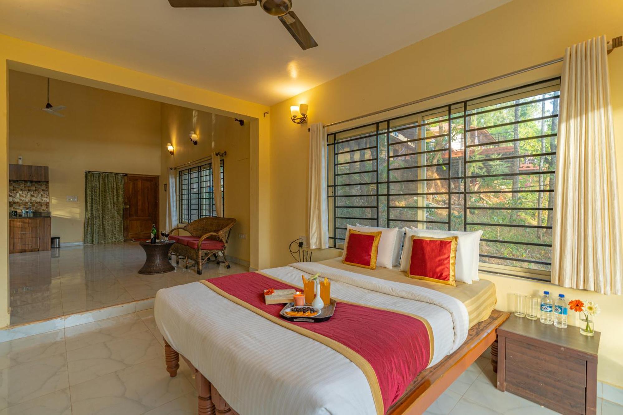 Hotel Q Swarga Retreat à Attigundi Extérieur photo