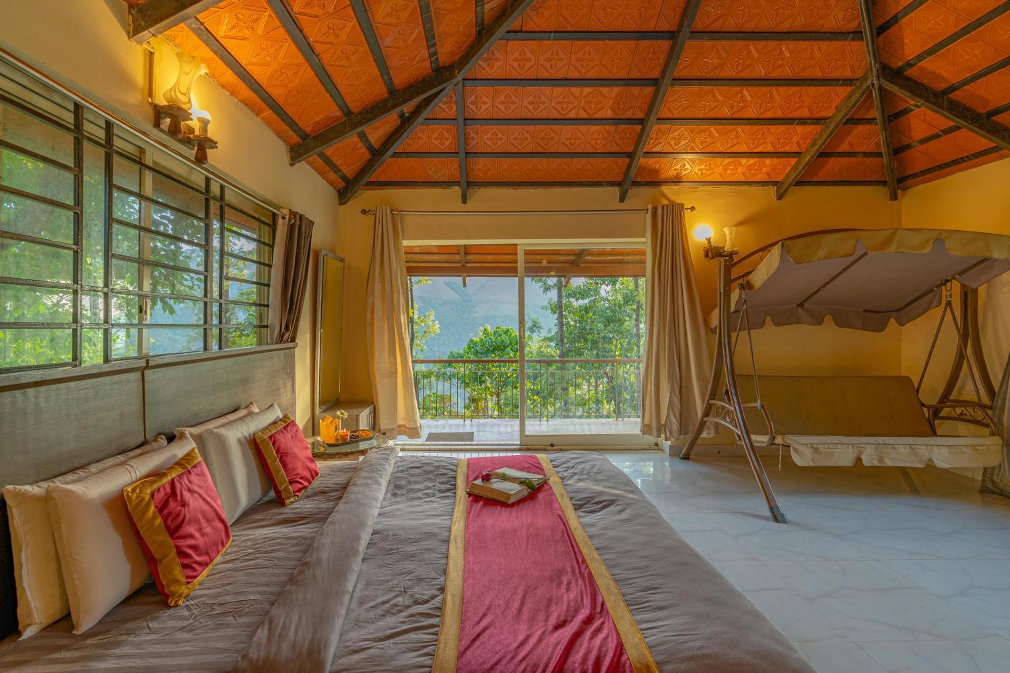 Hotel Q Swarga Retreat à Attigundi Extérieur photo